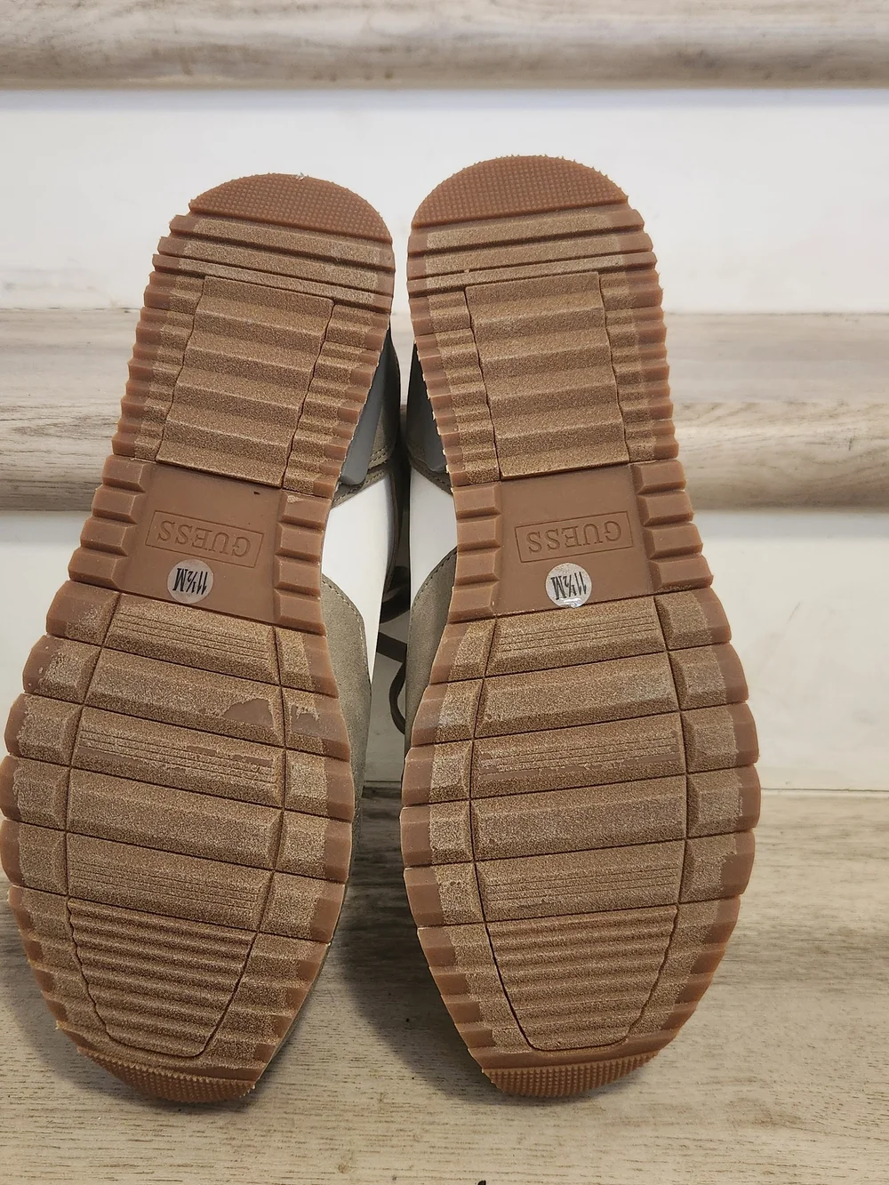 Guess stylish taupe